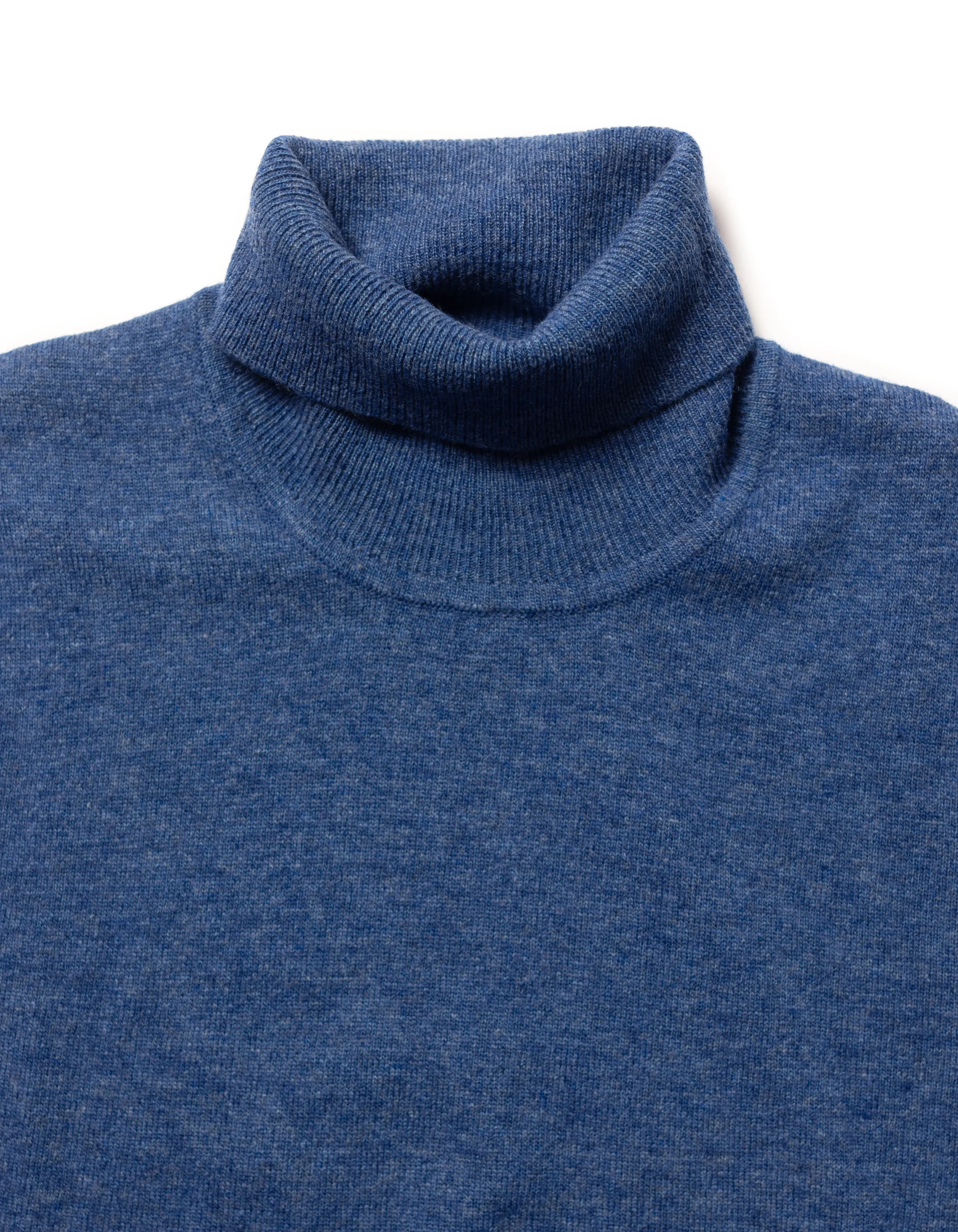 BLUE LAMBSWOOL TURTLENECK SWEATER