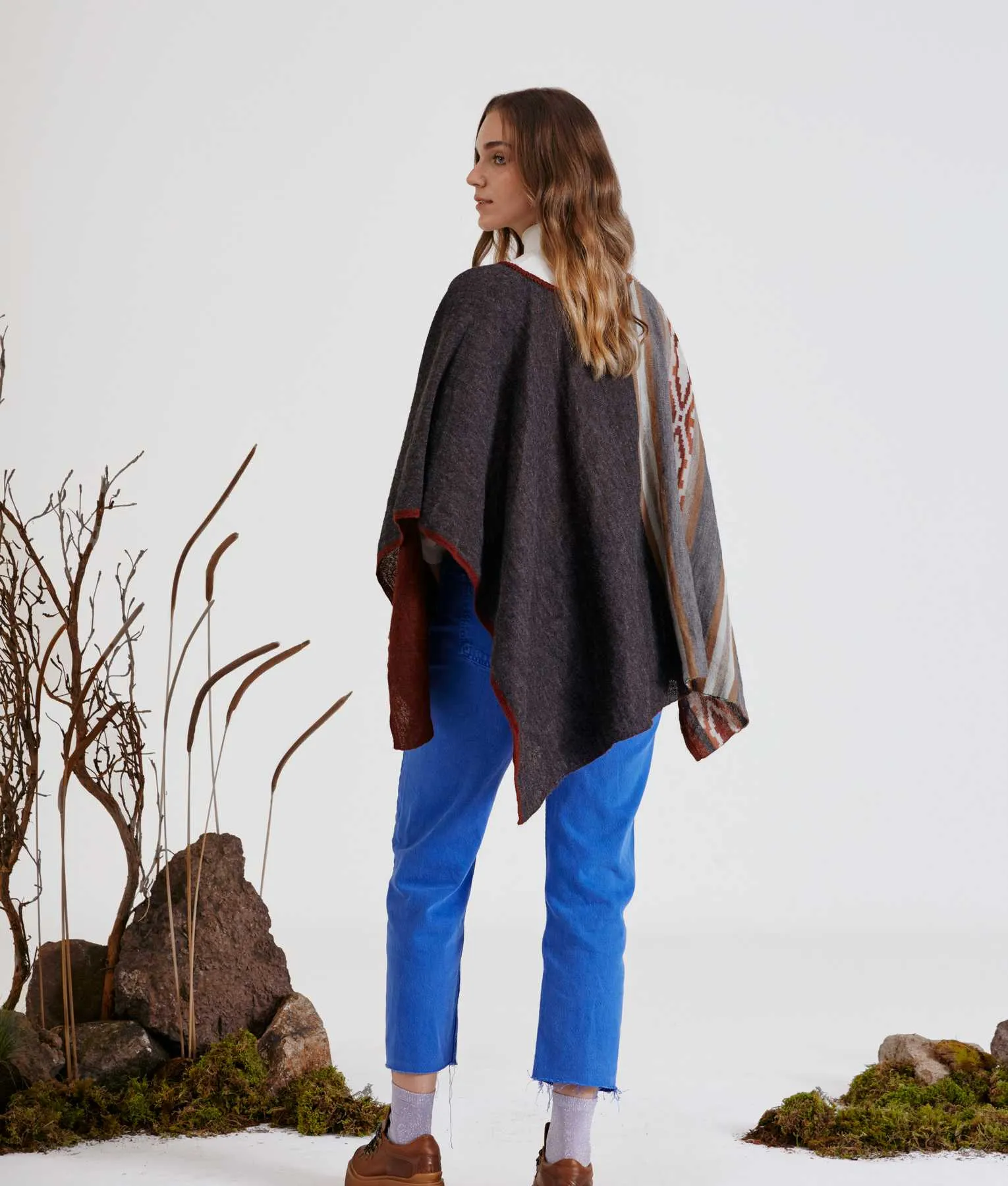 Inclined Poncho Reversibles