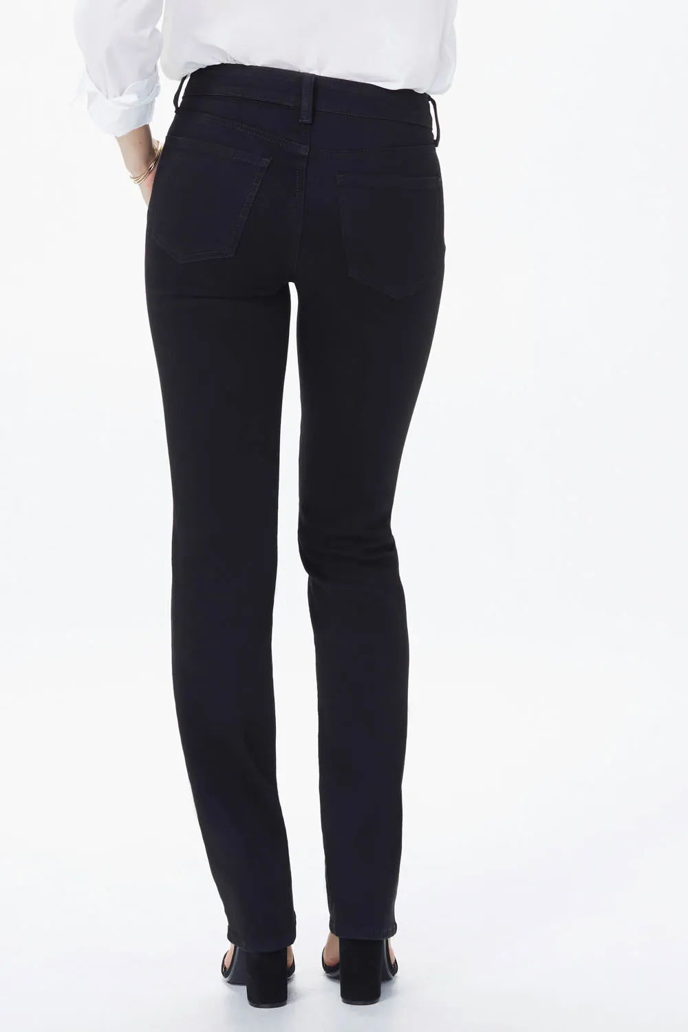 Marilyn Straight Jeans In Petite - Black