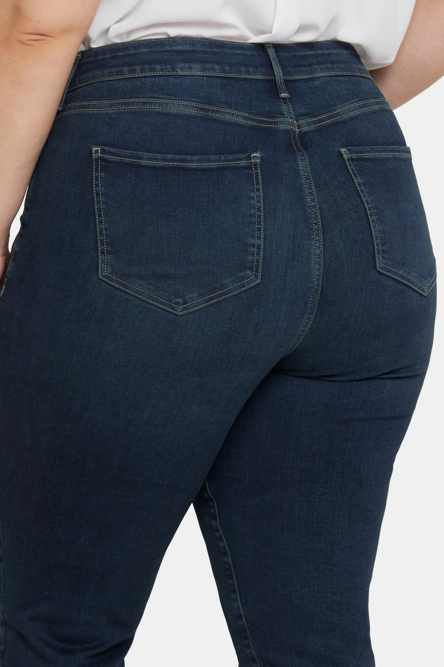 Marilyn Straight Jeans In Plus Size - Presley