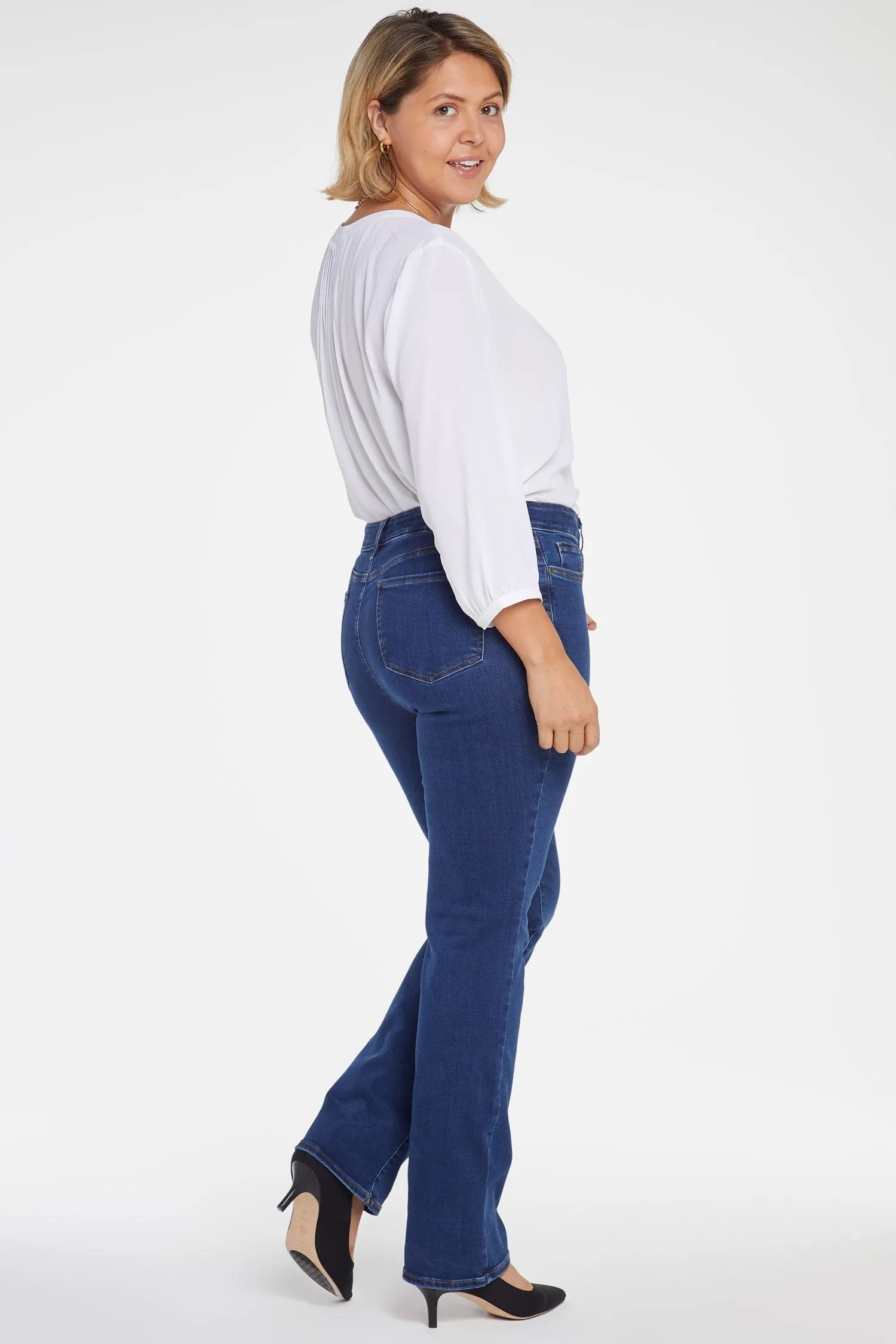 Marilyn Straight Jeans In Plus Size - Quinn