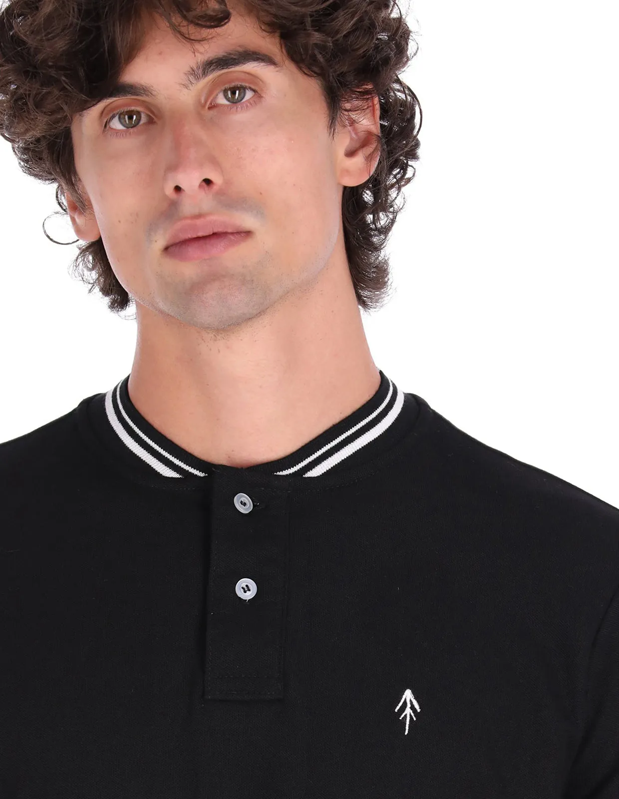 Playera Cuello Bomber Regular Fit Para Hombre - Negro