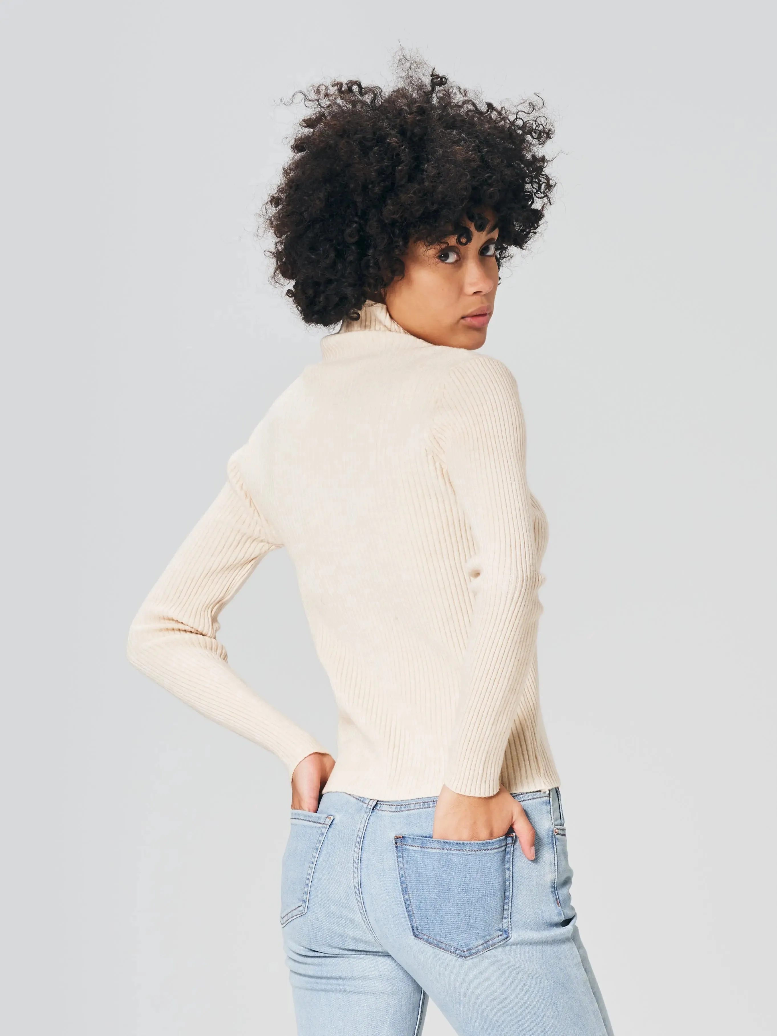 T3191 Ribbed Turtleneck Sweater